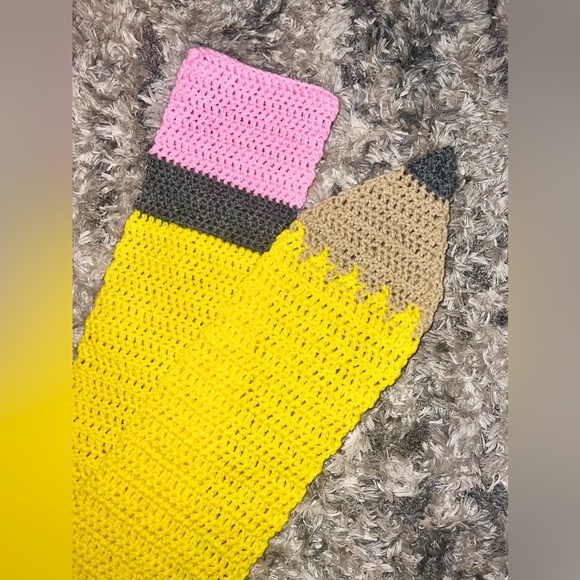 ✏️ Pencil Scarf - Picture 1 of 5
